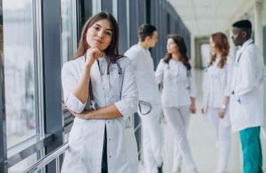 Hangi Meslekler Beyaz Önlük Giyer ve Neden?